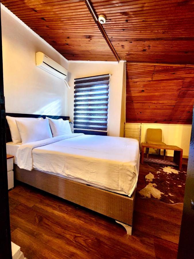 Mates Istiklal Suites Estambul Exterior foto
