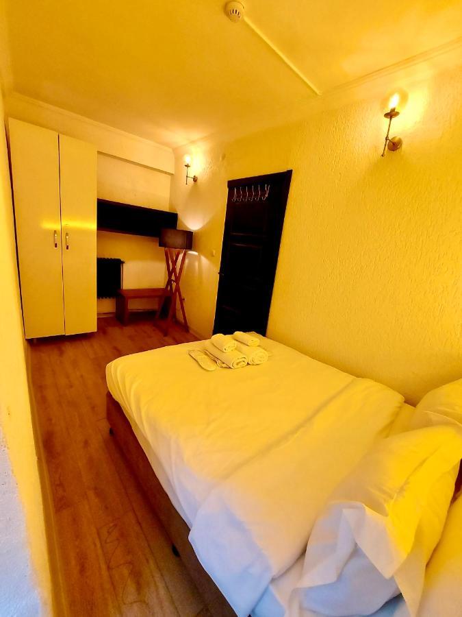 Mates Istiklal Suites Estambul Exterior foto